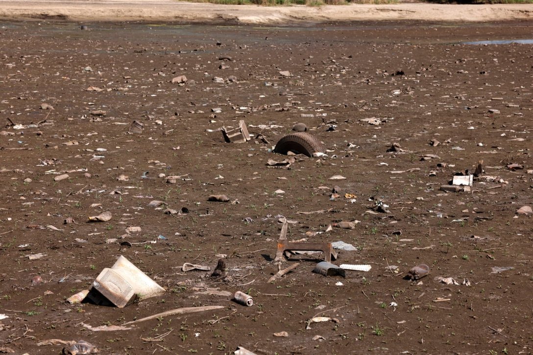 Дно осушеного Каховського водосховища