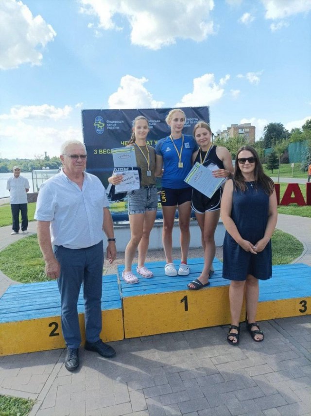 Вихованка херсонського ДЮСШ вдало виступила у відкритому чемпіонаті України з веслування на байдарках і каное