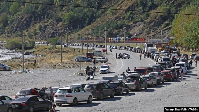 Пункт пропуску «Верхній Ларс» на кордоні Росії та Грузії, фото ілюстративне