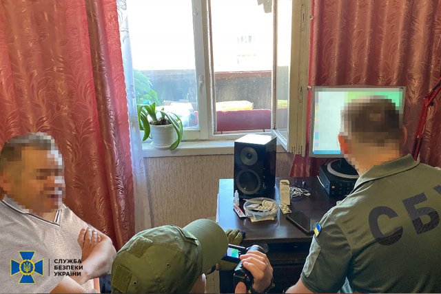 СБУ викрила в Херсоні освітянина-колаборанта, який співпрацював з окупантами та очолював «ліцей»