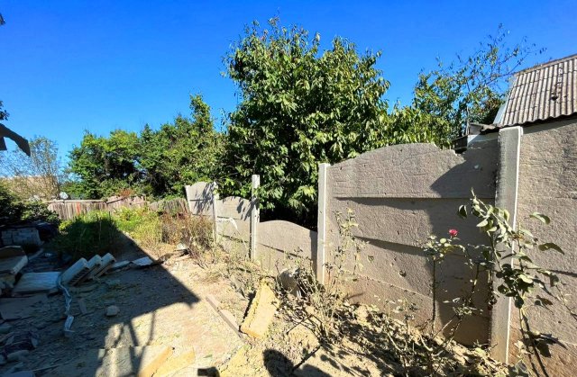 Росіяни завдали удару по селу на Херсонщині, є поранений