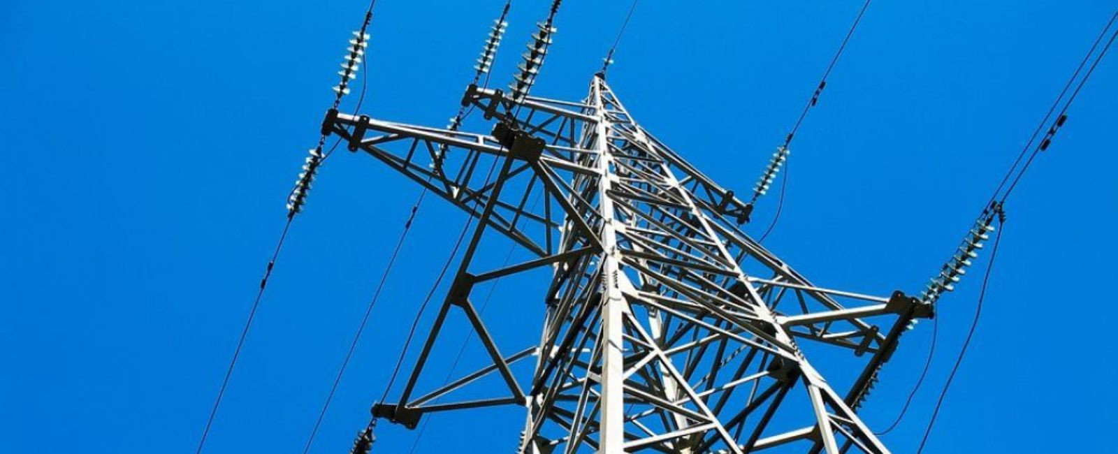 У Херсоні відновили електропостачання ще у двох багатоповерхівках