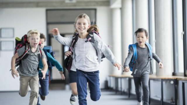 Осінні канікули 2023 будуть не по всій Україні