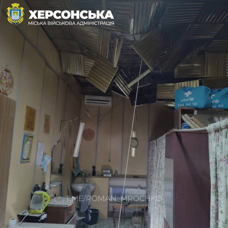 Унаслідок обстрілу Херсону 27 жовтня пошкоджено приміщення територіального центру соціального обслуговування населення 07 Унаслідок обстрілу Херсону 27 жовтня пошкоджено приміщення територіального центру соціального обслуговування населення 07