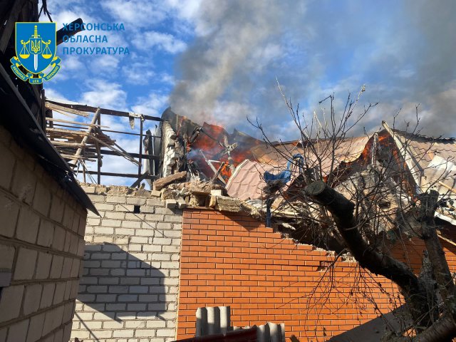 Черговий ворожий обстріл Херсона, є травмовані – розпочато провадження