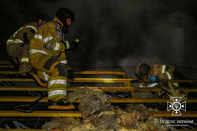 Херсонські рятувальники ліквідували пожежу в житловому будинку