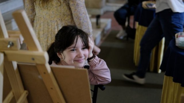 У Херсонському укритті проходить арт-терапія для мешканців міста