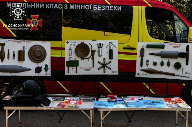 На Херсонщини продовжує функціонування мобільний клас мінної безпеки
