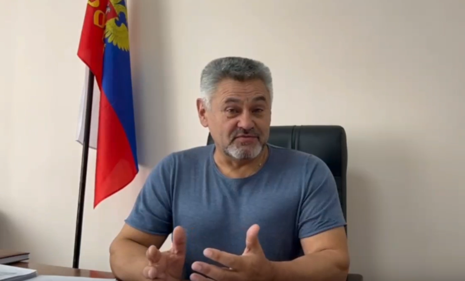 Петра Збаровського, голову Новотроїцької громади Херсонщини суд визнав винним у роботі на ворога і заочно дав 10 років за ґратами