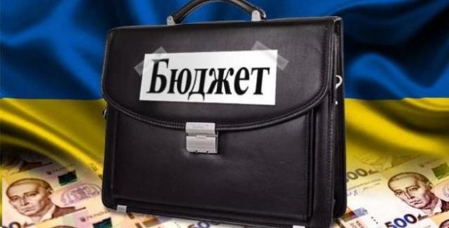 Дірка у $29 мільярдів: у Мінфіні розповіли, скільки може не вистачити на зарплати і пенсії українцям наступного року