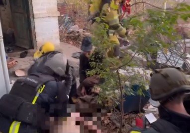 Херсонські рятувальники, під час гасіння пожежі в будинку, виявили 43-річну загиблу