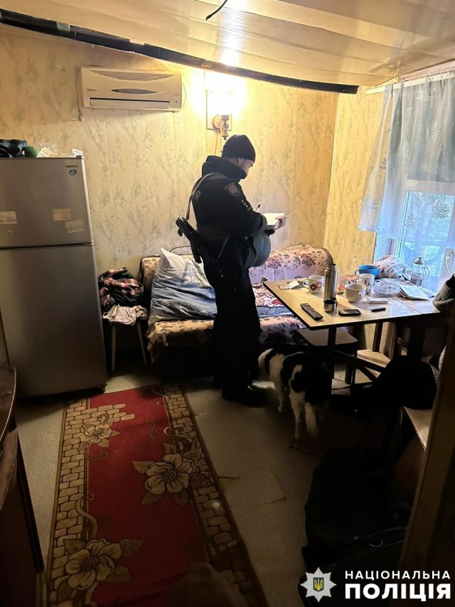 У Херсоні поліцейські затримали жінку, яка спричинила ножове поранення своєму чоловіку
