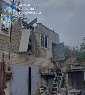 Внаслідок ранкового обстрілу Херсона загинув чоловік