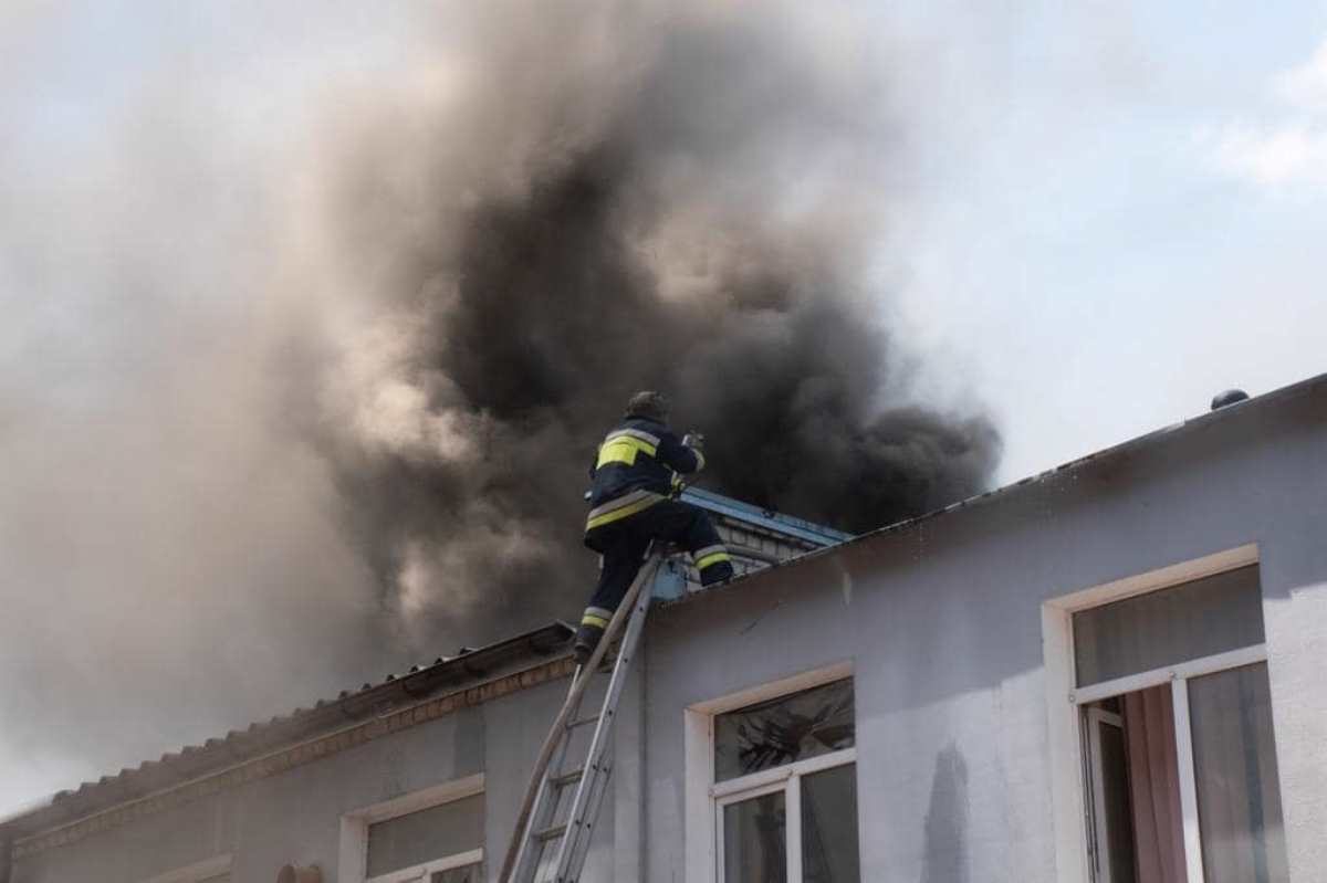 Російські обстріли забруднили повітря Херсонщини на майже 145 мільярдів гривень