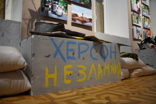 У Херсоні провели інтерактивну екскурсію «Херсон Незламний». Екскурсія працюватиме й надалі