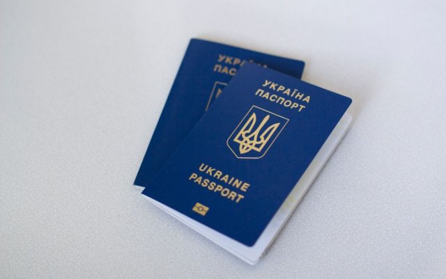 Подвійне громадянство буде не для всіх: хто зможе отримати два паспорти в Україні