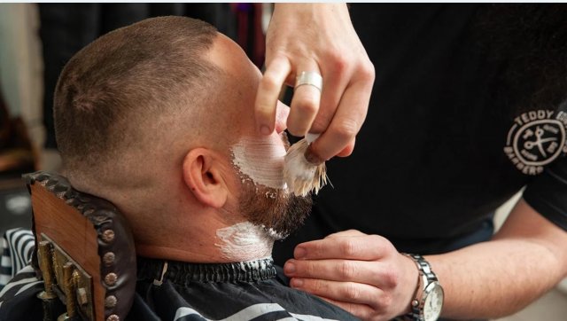 Професії воєнного Херсона. Барбер