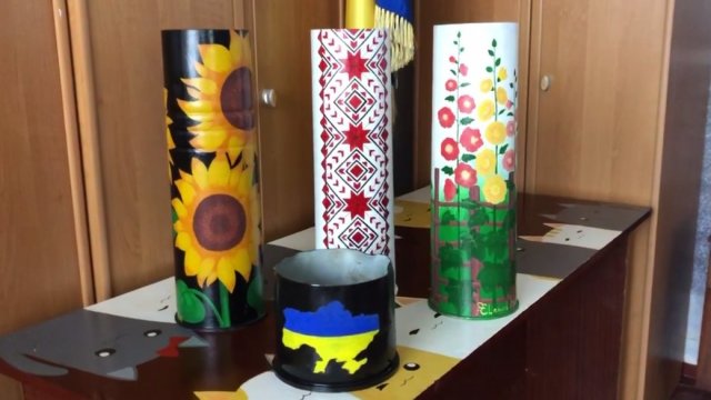 Перетворюють гільзи на картини. Майстрині з Херсонщини беруть участь у проєкті "Українська артзброя"
