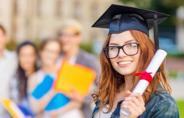 У Міносвіти попередили про масове закриття вишів в Україні у 2024 році