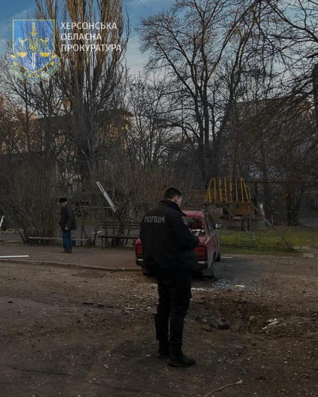 Поранені цивільні внаслідок чергових обстрілів Херсонського району - правоохоронці  документують наслідки