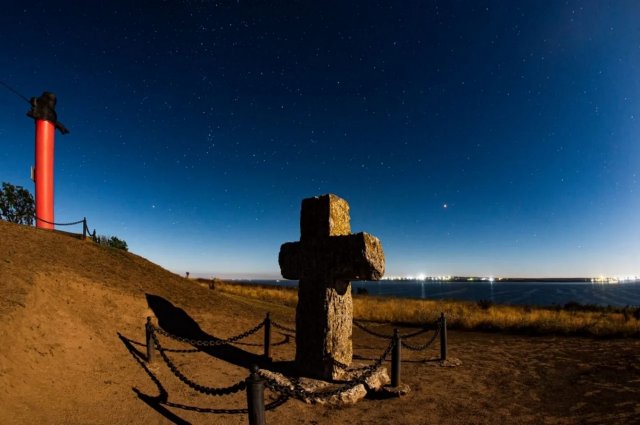 Війська РФ авіабомбами тричі обстріляли пам’ятку національного значення Кам’янська Січ