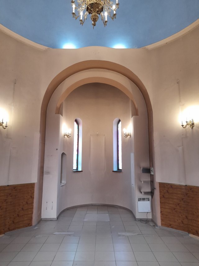 З Херсонського храму представники УПЦ (МП) забрали престол та іконостас