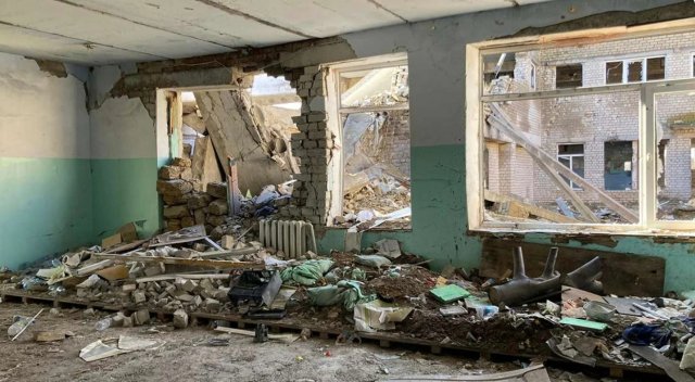 Який вигляд має школа в селі Давидів Брід на Херсонщині?