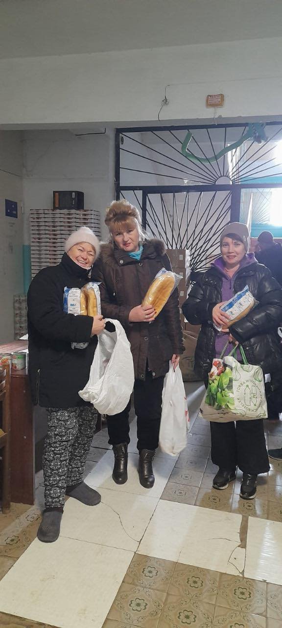 Херсонська міська військова адміністрація продовжує підтримувати жителів громади