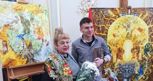 Художник з Херсону влаштував в одеському музеї мистецький захід для поранених захисників