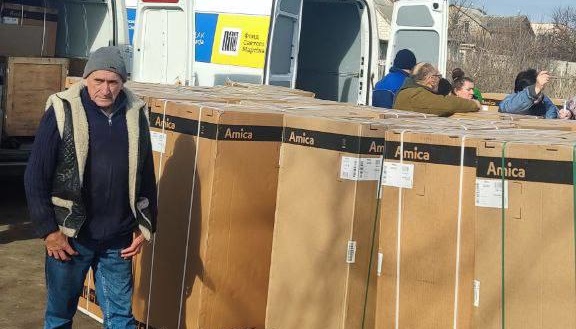 Постраждалі внаслідок підриву Каховської ГЕС жителі Херсонщини отримали гумдопомогу