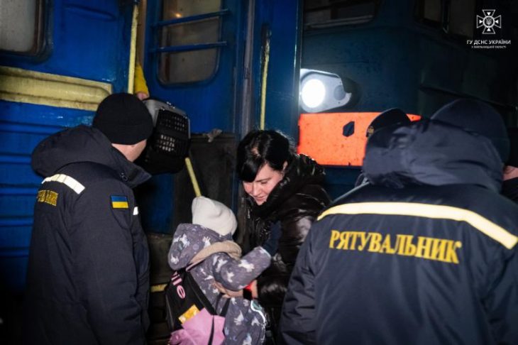 З Херсона до Хмельницького прибув евакуаційний потяг