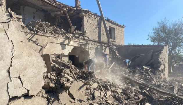 Загарбники за добу випустили по Херсонщині 132 снаряди, поранений цивільний