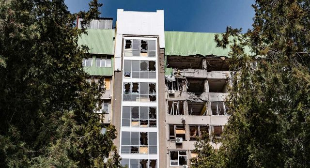 Який вигляд має університет у Херсоні, по якому завдали удару військові РФ