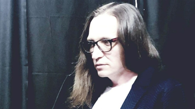 Переплюнув Айвазовського: художника з Нової Каховки назвали генієм