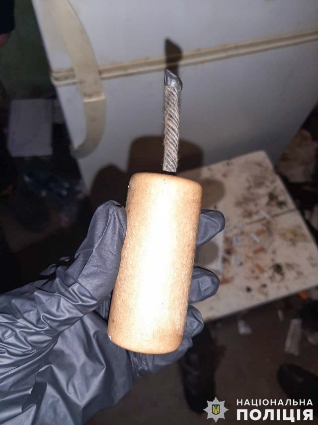 Херсонець, погрожуючи підірвати вибухівку, пограбував аптеку в Миколаєві