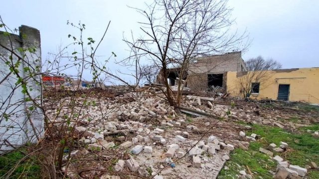 Військові РФ з безпілотника атакували житловий будинок у Качкарівці на Херсонщині: поранений чоловік