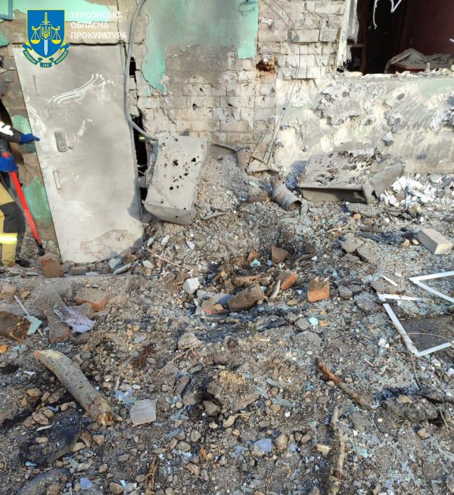 Внаслідок артилерійського обстрілу окупантами Херсона двоє постраждалих - прокурори фіксують наслідки