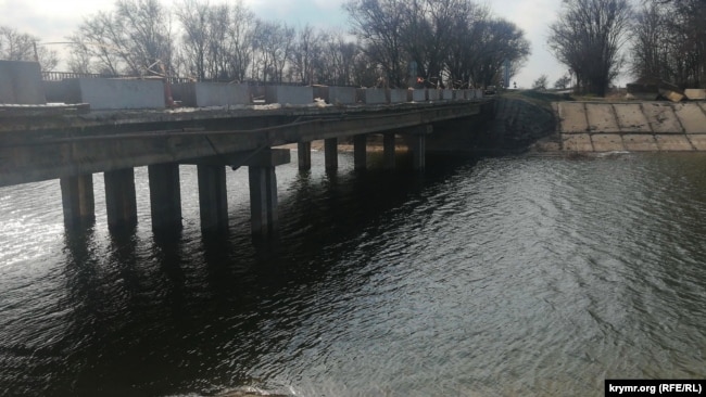 Дніпровська вода поблизу Джанкоя, 17 березня 2022