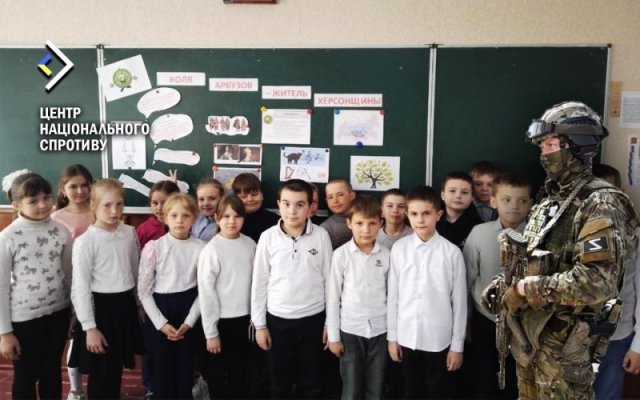 Окупанти запустили пропагандистську машину для промивки мізків  дітей ТОТ