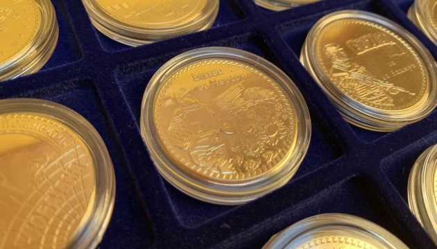 Херсонському краєзнавчому музею передали нумізматичну колекцію