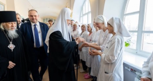 Медична криза в окупованому Генічеську: хворих пропонують відправляти в лікарню Московського патріархату