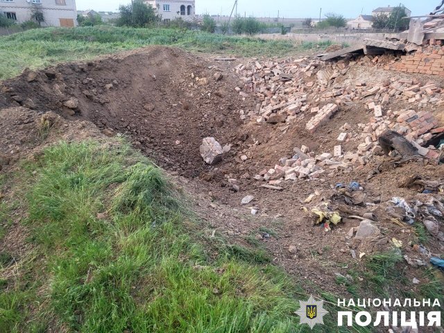 На правобережжі Херсонщини поліція фіксує наслідки російських атак по цивільній інфраструктурі