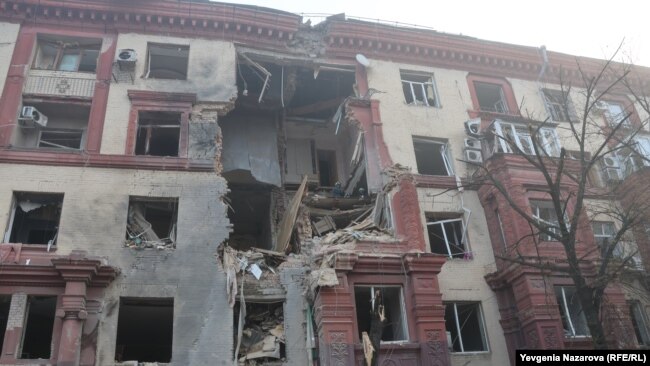 Російський ракетний обстріл житлової багатоповерхівки. Запоріжжя, 18 жовтня 2023 року