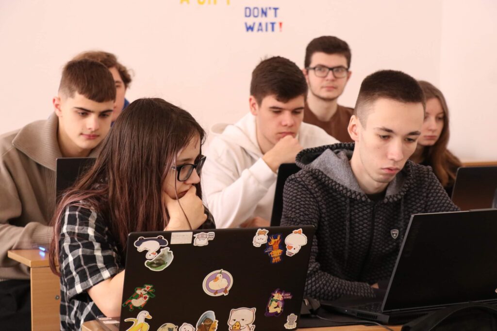 МОН розглядає можливість зміни умов вступу на магістратуру для студентів з тимчасово окупованих територій