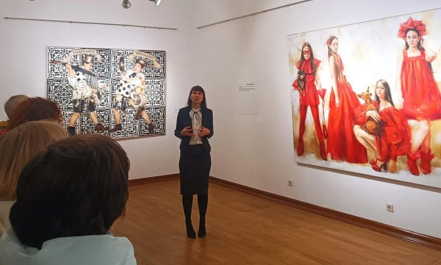 Картини херсонської художниці Яни Голуб’ятникової приймає «Софія Київська»