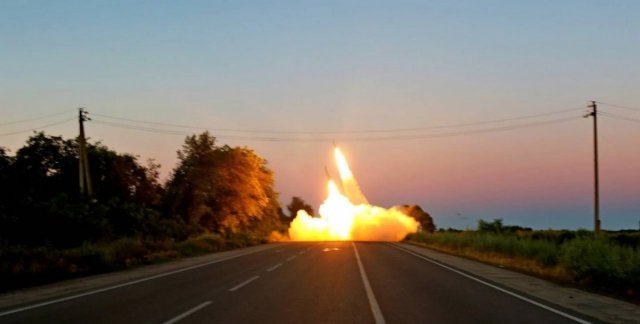 Ранили очільників "МВС": ЗСУ дістали HIMARS до відділку "поліції" у Скадовську