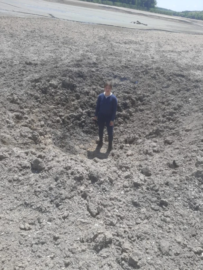 Катерина Полянська у вирві від снаряда. Фото з сайту ЕПЛ Катерина Полянська у вирві від снаряда. Фото з сайту ЕПЛ