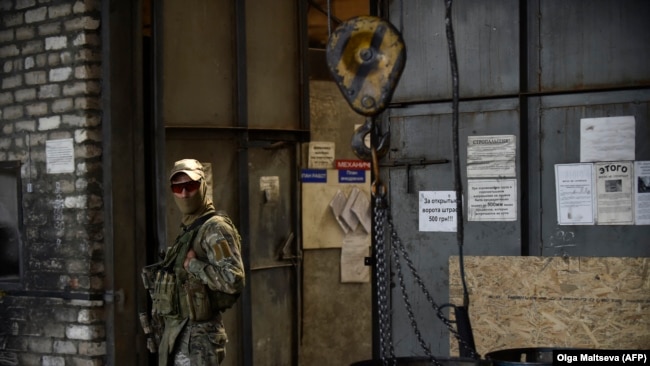 Російський військовий в окупованому Мелітополі, липень 2022 року