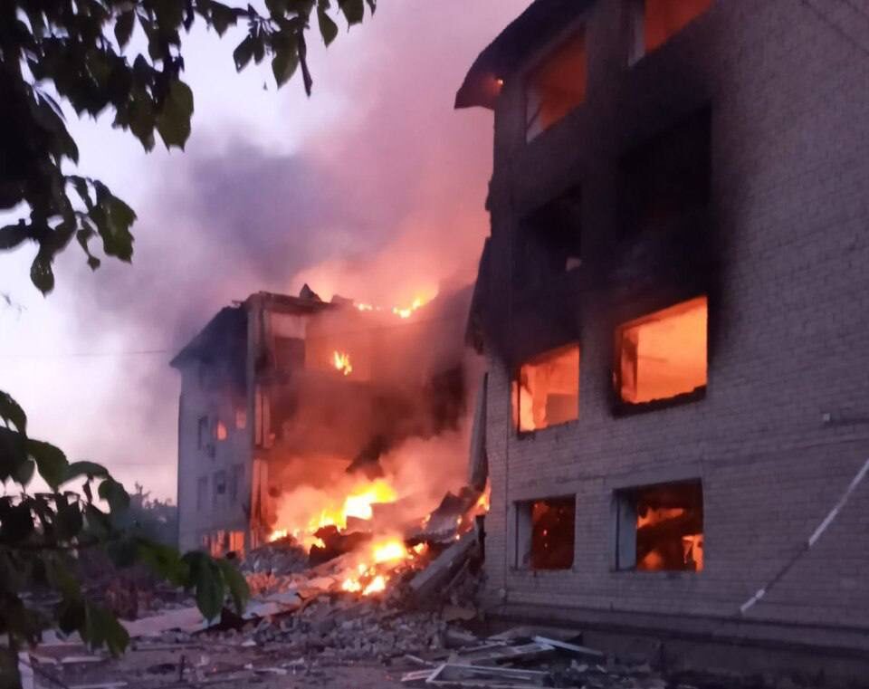 У Бериславі армія рф скинула вибухівку на заклад освіти