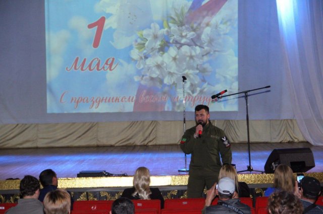 В окуповану Чаплинку зачастили російські музиканти-пропагандисти